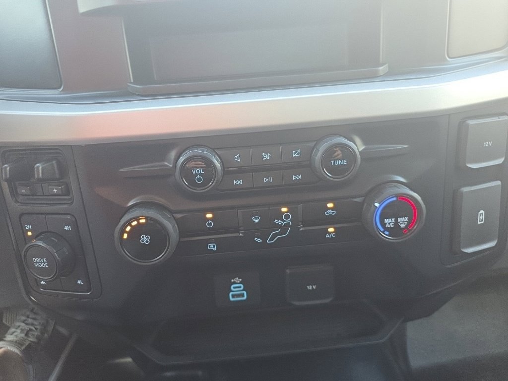 Used 2023 Ford F250 XL w/ STX Appearance Package AWD/4WD image 19