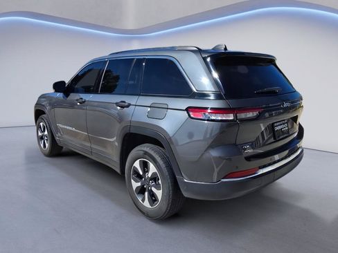 Used 2023 Jeep Grand Cherokee 4WD 4xe image 3