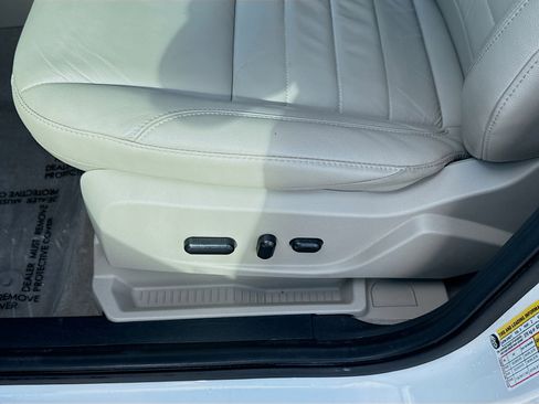 Used 2016 Ford Escape Titanium image 18