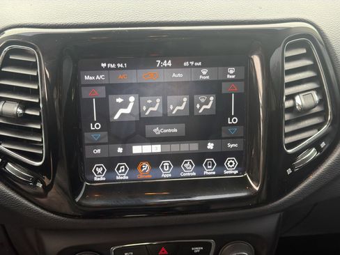 Used 2019 Jeep Compass Limited w/ Advanced Safety Group image 33