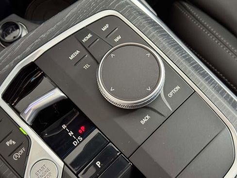 Used 2025 BMW 330i xDrive Sedan w/ Convenience Package image 29