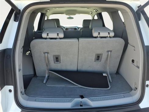 Used 2023 GMC Acadia SLT image 32