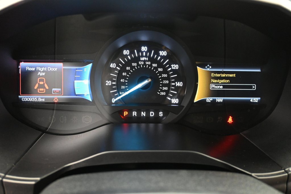 Used 2017 Ford Edge SEL w/ Equipment Group 201A FWD image 2