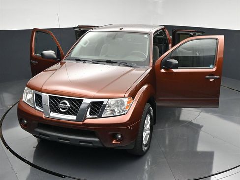 Used 2017 Nissan Frontier SV w/ SV Value Truck Package AWD/4WD image 37