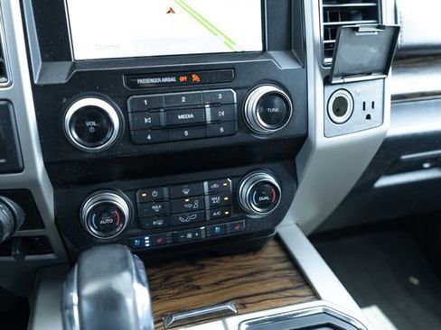 Used 2020 Ford F150 Lariat w/ Equipment Group 502A Luxury image 18