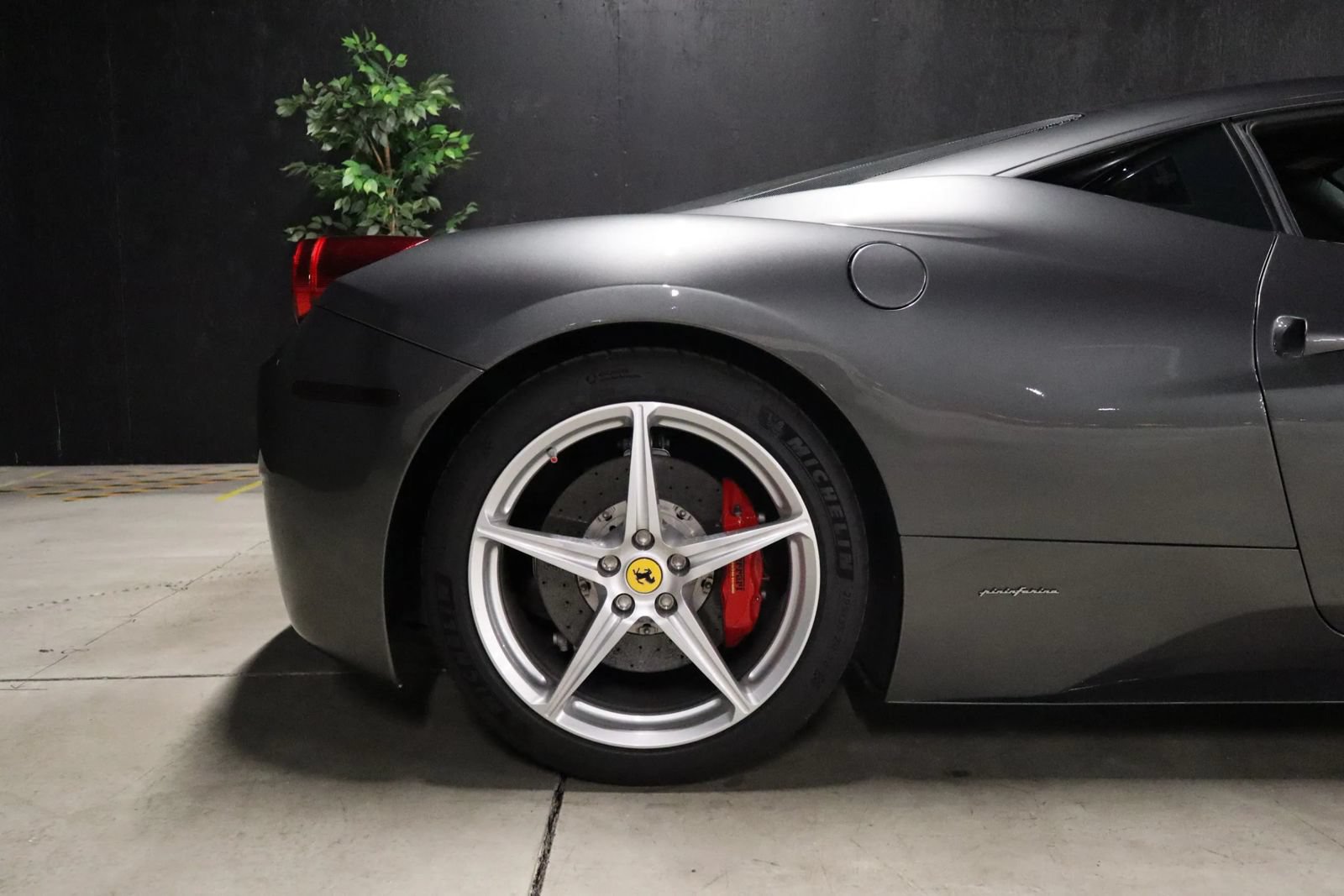 Used 2012 Ferrari 458 Italia Coupe RWD image 10