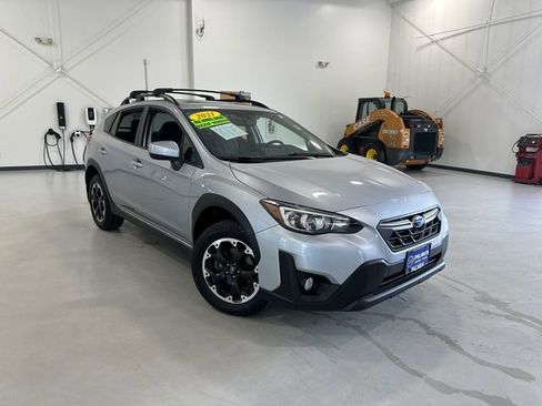 Used 2021 Subaru Crosstrek 2.0i Premium w/ Moonroof Package AWD/4WD image 4