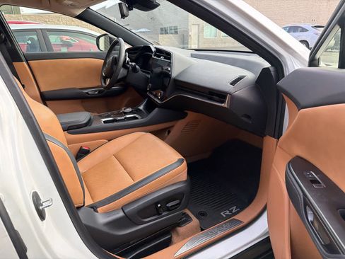 Used 2023 Lexus RZ 450e Premium image 5
