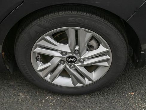 Used 2020 Hyundai Elantra SEL w/ Winter Weather Package image 11