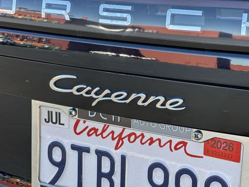 Used 2021 Porsche Cayenne image 7