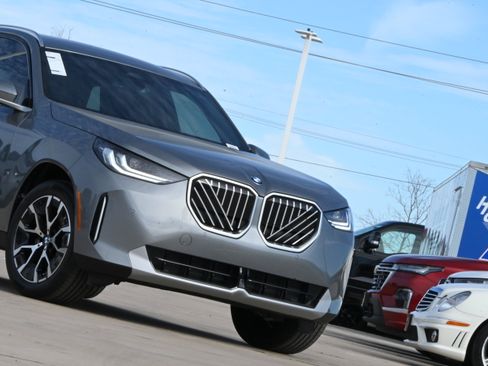 Used 2026 BMW X3 xDrive30i AWD/4WD image 3