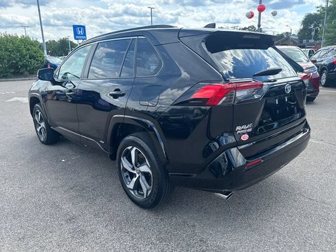 Used 2024 Toyota RAV4 SE w/ Weather & Moonroof Package AWD/4WD image 5