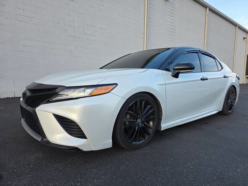 Used 2020 Toyota Camry XSE image 3