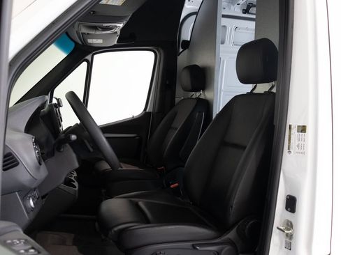 Used 2022 Mercedes-Benz Sprinter 3500 image 18