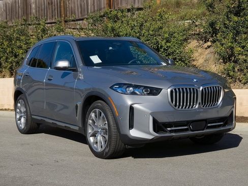 New 2026 BMW X5 xDrive50e image 2
