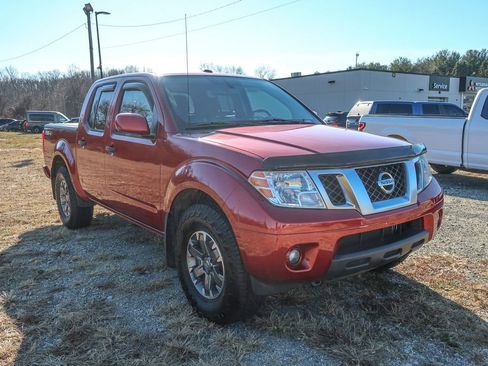 Used 2018 Nissan Frontier PRO-4X image 7