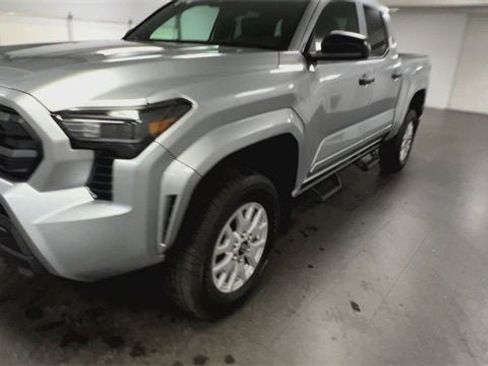 Used 2024 Toyota Tacoma SR image 4