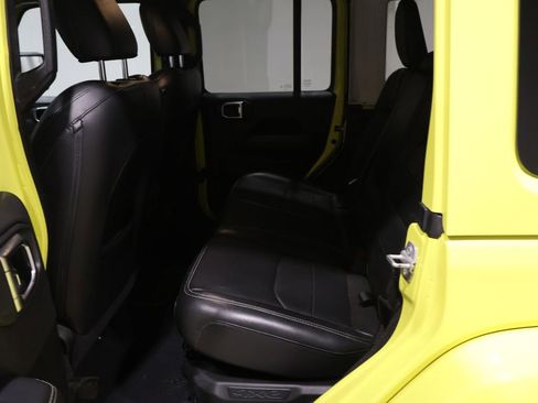 Used 2022 Jeep Wrangler Unlimited Sahara w/ Cold Weather Group image 18