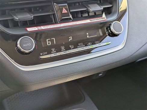 Used 2025 Toyota Corolla LE image 22