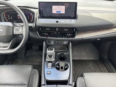 Used 2022 Nissan Rogue Platinum w/ Head-Up Display Package AWD/4WD image 15