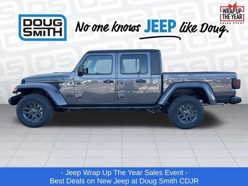 New 2025 Jeep Gladiator Sport image 3