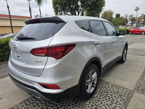 Used 2017 Hyundai Santa Fe Sport FWD image 5
