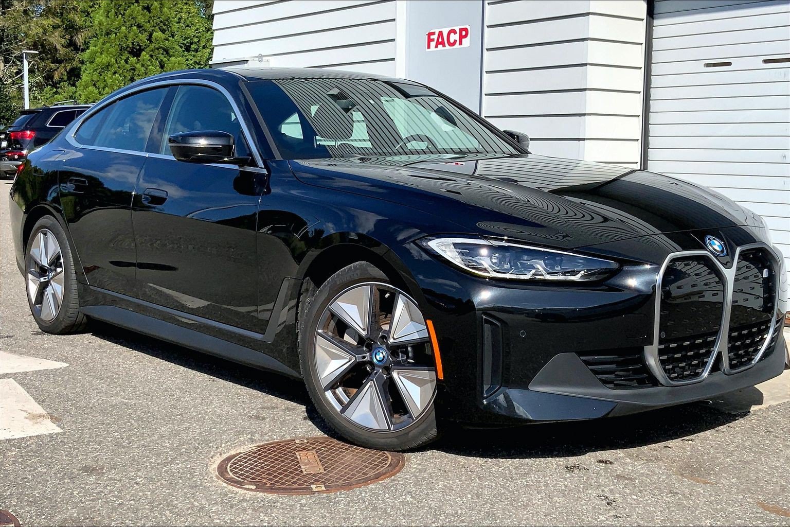 Used 2024 BMW i4 eDrive35 w/ Convenience Package RWD image 9