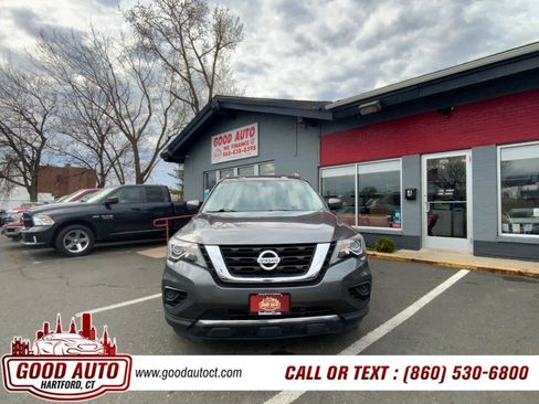 Used 2017 Nissan Pathfinder S image 2