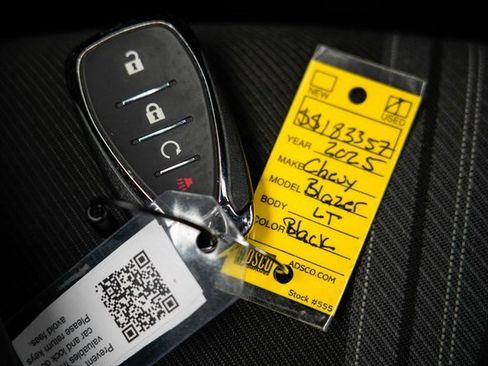 Used 2025 Chevrolet Blazer LT image 34