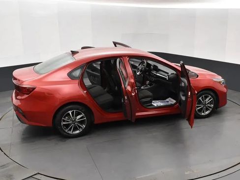 Used 2023 Kia Forte LXS FWD image 6