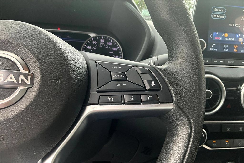 Used 2025 Nissan Sentra SV FWD image 11