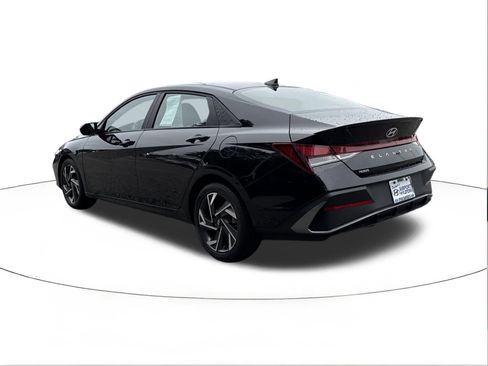 Certified 2025 Hyundai Elantra Sport image 5