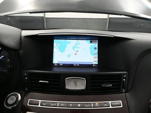 Used 2016 INFINITI Q70 L 3.7 w/ Technology Package image 35