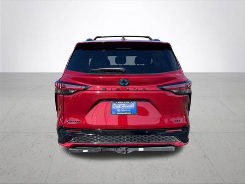 Certified 2025 Toyota Sienna XSE w/ XSE Plus Package AWD/4WD image 9