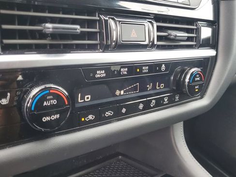 Certified 2025 Nissan Pathfinder SL w/ Cargo Package AWD/4WD image 7