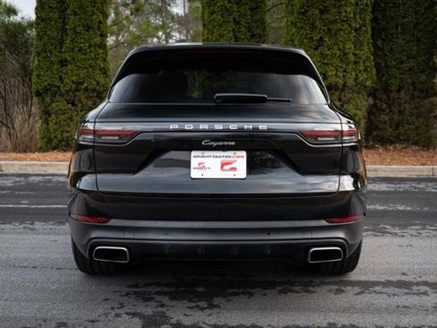 Used 2021 Porsche Cayenne Base image 5