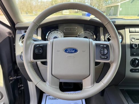 Used 2011 Ford Expedition XLT image 25