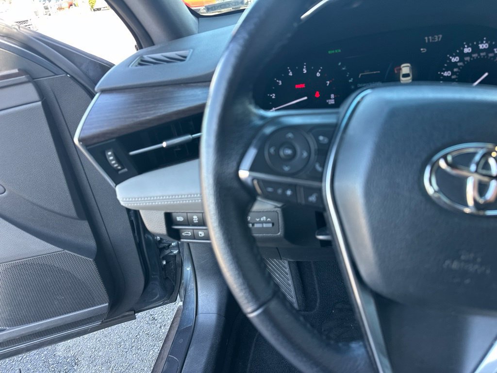 Used 2021 Toyota Avalon XLE FWD image 11
