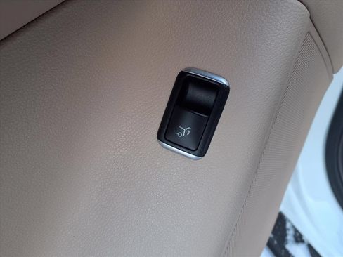 Used 2018 Mercedes-Benz GLE 350 4MATIC image 34