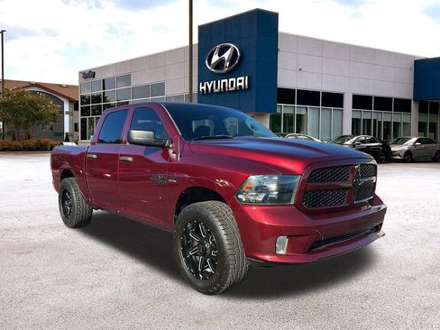 Used 2017 RAM 1500 Express w/ Express Value Package image 4