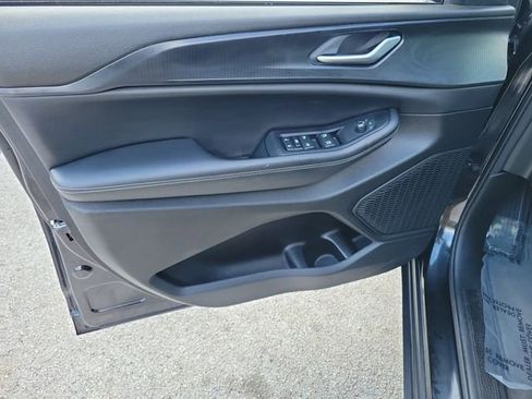 Used 2024 Jeep Grand Cherokee Altitude image 21