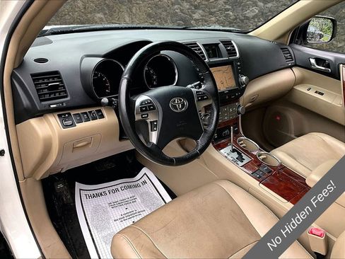 Used 2012 Toyota Highlander Limited w/ Tow Pkg AWD/4WD image 12