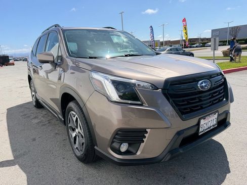 Used 2023 Subaru Forester Premium AWD/4WD image 8