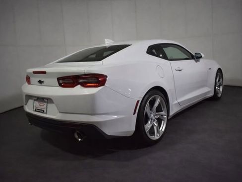 Used 2021 Chevrolet Camaro LT RWD image 4
