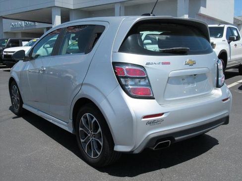Used 2017 Chevrolet Sonic LT w/ Fun and Sun Package FWD image 7