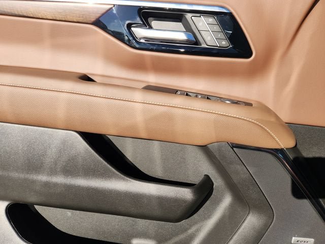 New 2026 Chevrolet Tahoe High Country AWD/4WD image 17