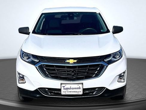 Used 2021 Chevrolet Equinox LS w/ LS Convenience Package FWD image 2