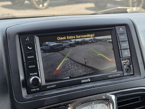 Used 2015 Chrysler Town & Country Touring w/ Driver Convenience Group FWD image 52