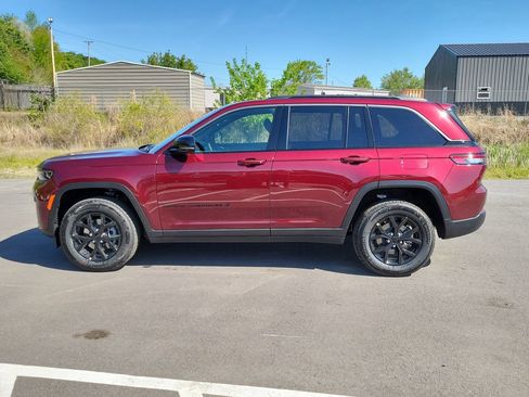 New 2026 Jeep Grand Cherokee Altitude RWD image 6