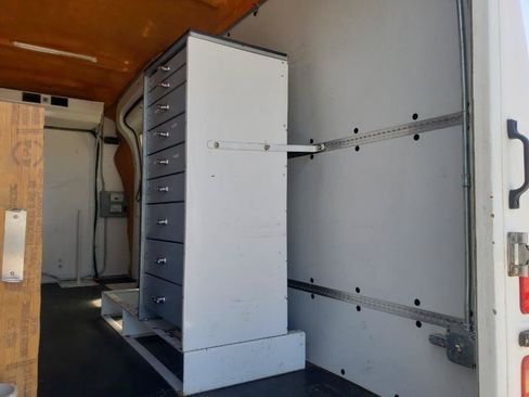 Used 2010 Chevrolet Express 3500 Extended RWD image 12